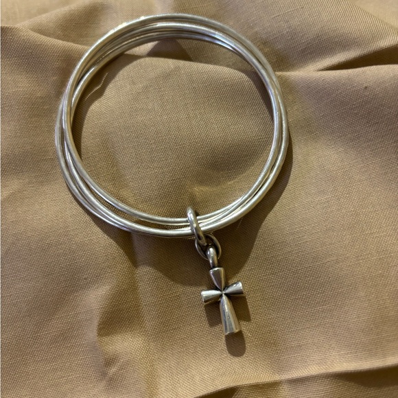 Retired James Avery St Teresa Triple Linked Bracelet size Medium - Picture 4 of 6